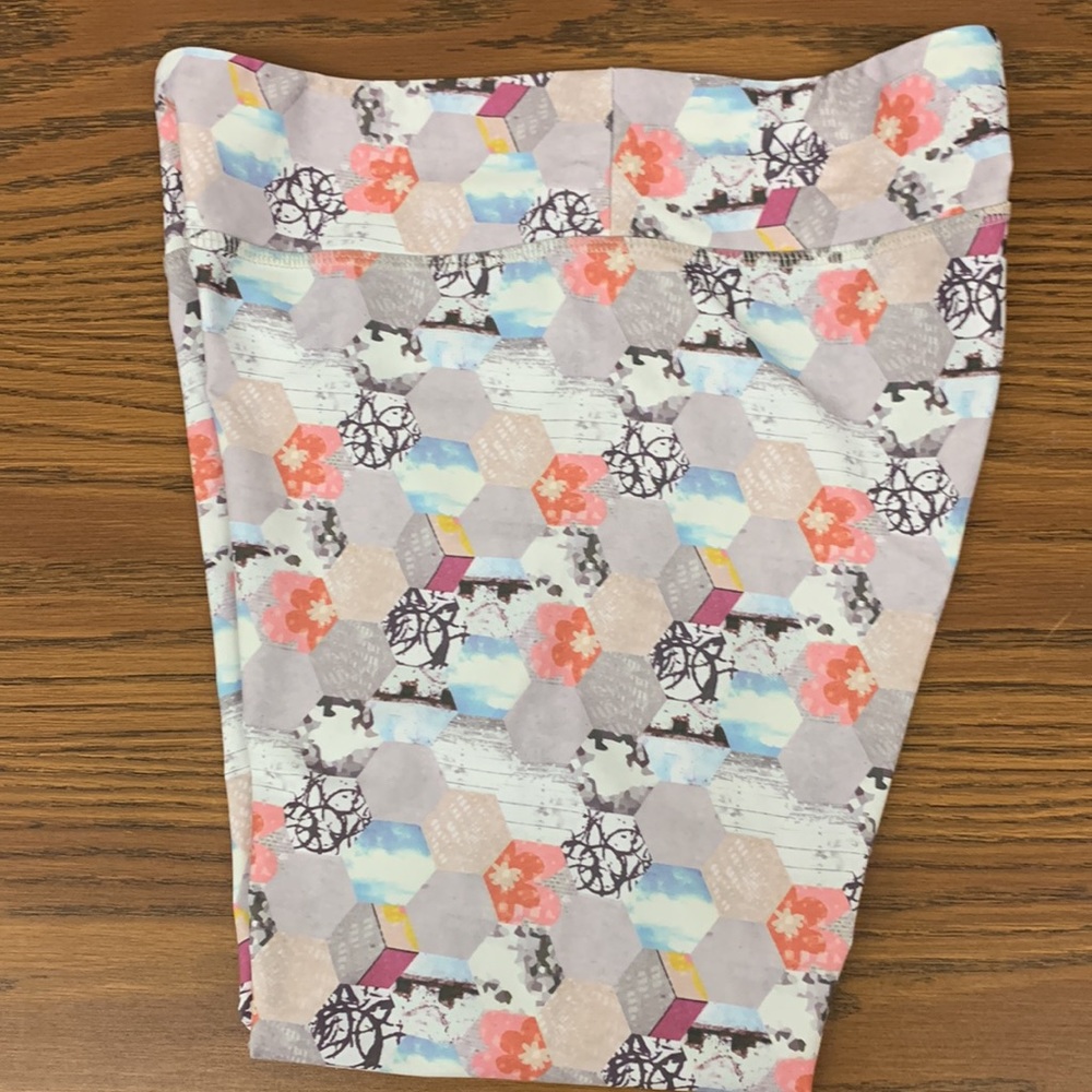 Jala Capri Yoga Pants Large